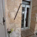 Lejlighed Central Townhouse With Maltese Balcony *