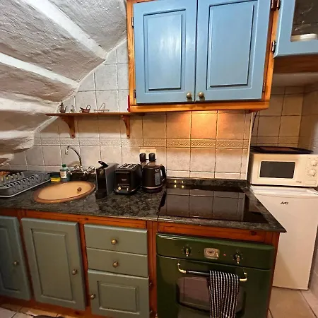 Central Townhouse With Maltese Balcony ואלטה