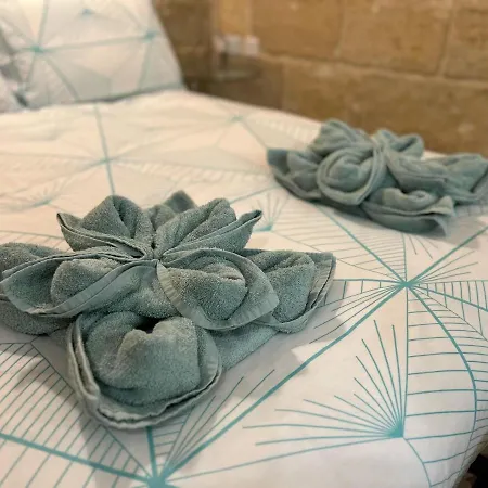 Central Townhouse With Maltese Balcony ואלטה