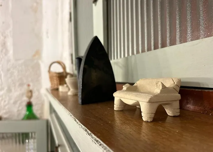 Central Townhouse With Maltese Balcony Valletta