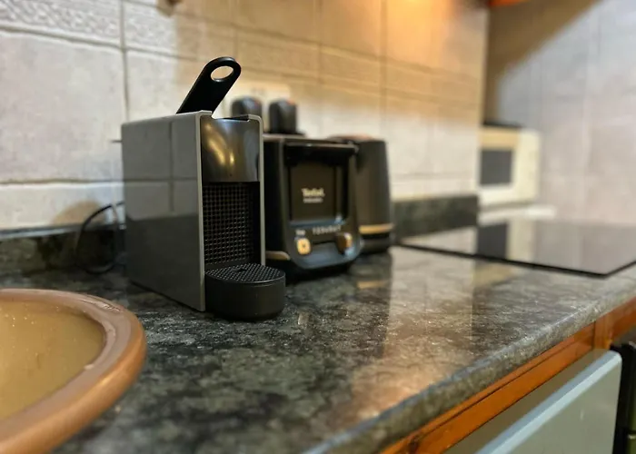 Central Townhouse With Maltese Balcony * Valletta