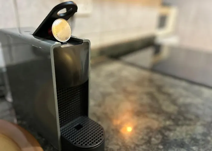 Central Townhouse With Maltese Balcony *